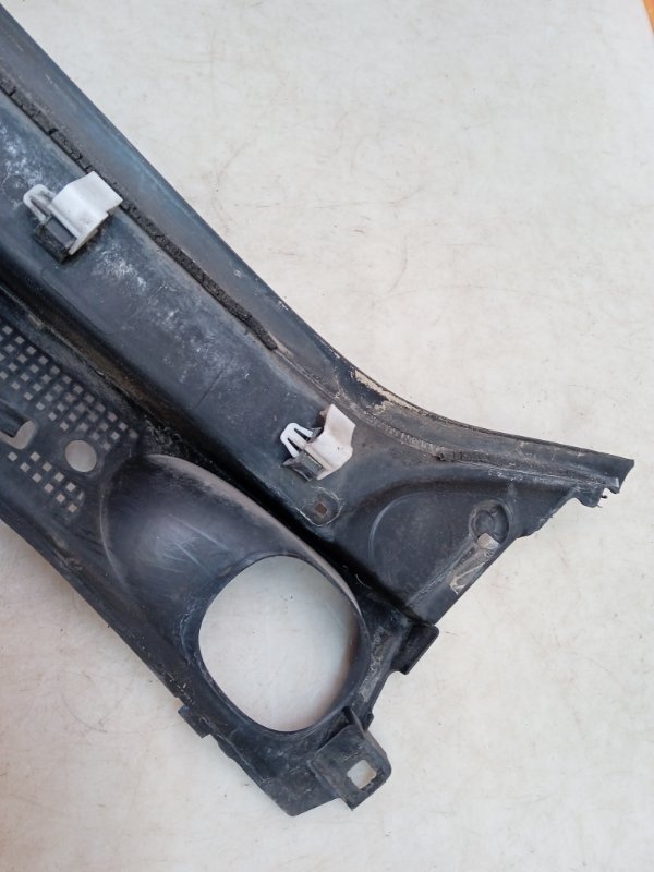 Решетка стеклоочистителей (Жабо)