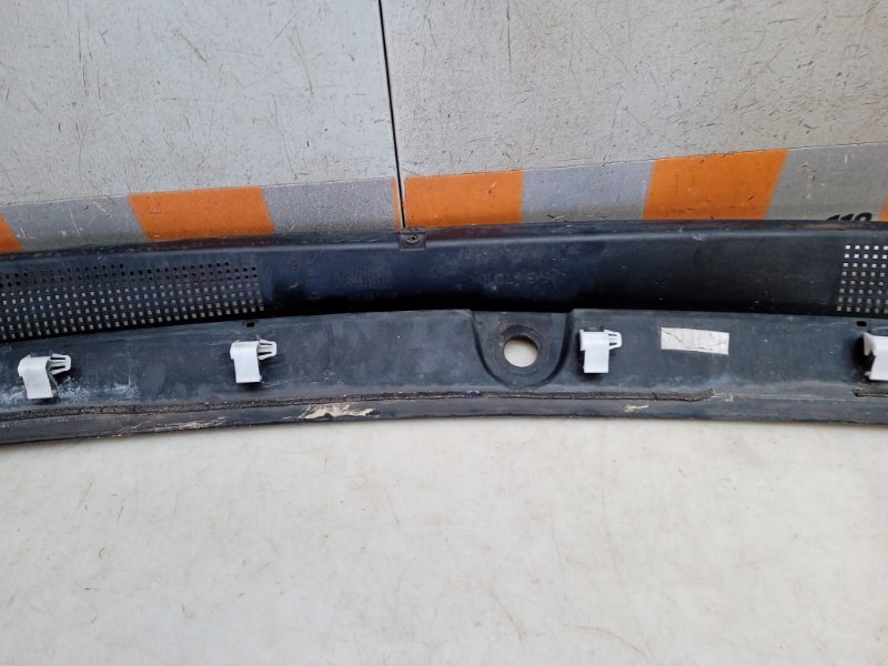 Решетка стеклоочистителей (Жабо)