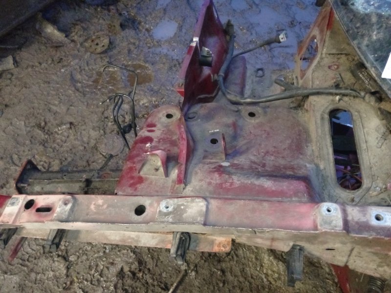 Лонжерон передний левый