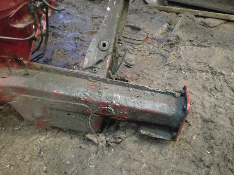 Лонжерон передний левый