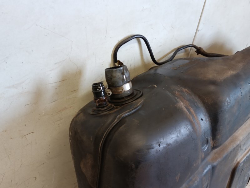 Бак топливный