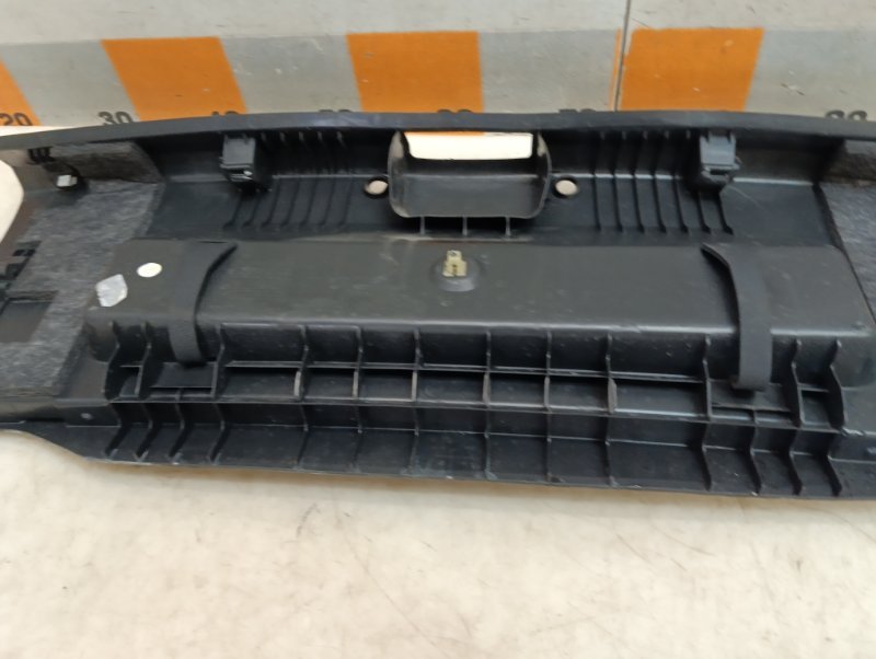 Обшивка багажника