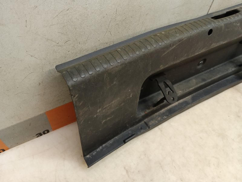 Обшивка багажника