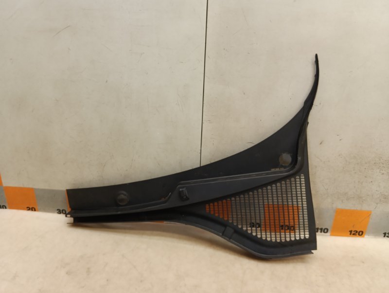 Планка под лобовое стекло