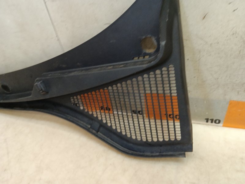 Планка под лобовое стекло