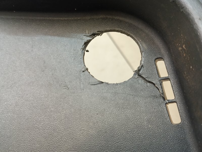 Планка под лобовое стекло