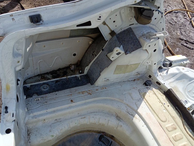 Крыло заднее левое