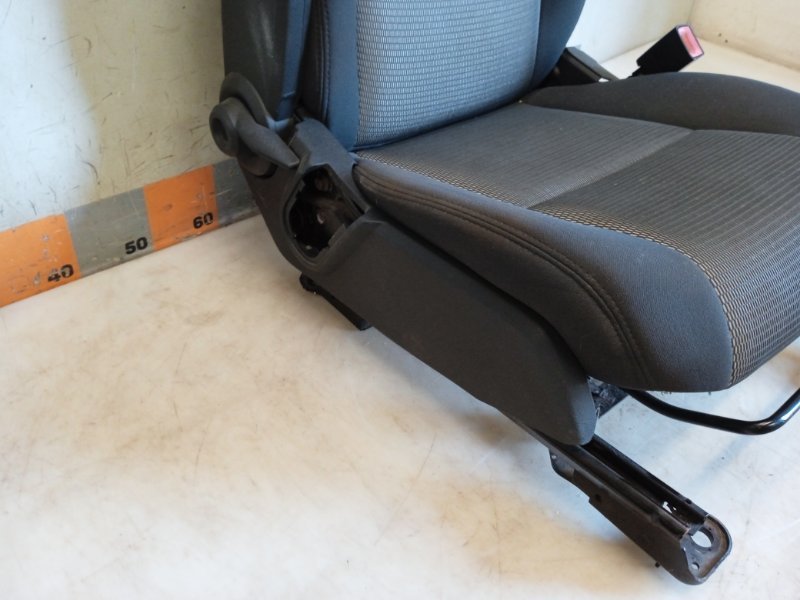 Сиденье переднее правое