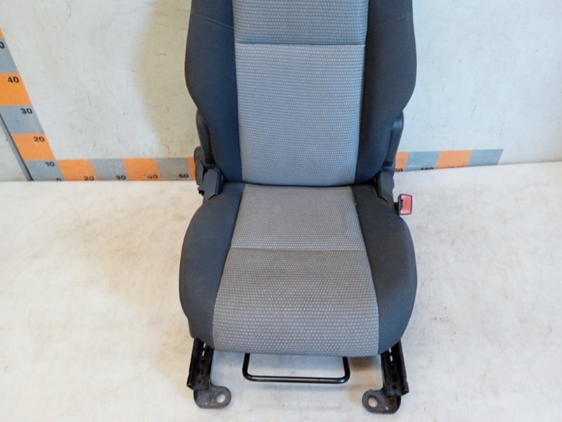 Сиденье переднее правое