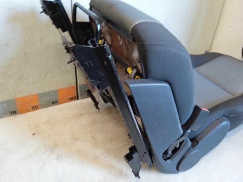 Сиденье переднее правое