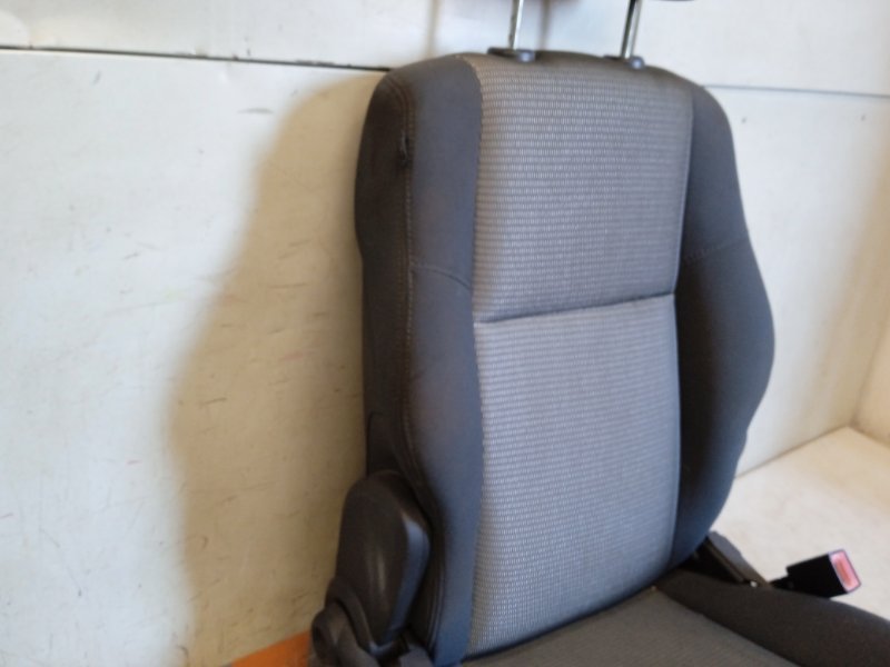 Сиденье переднее правое