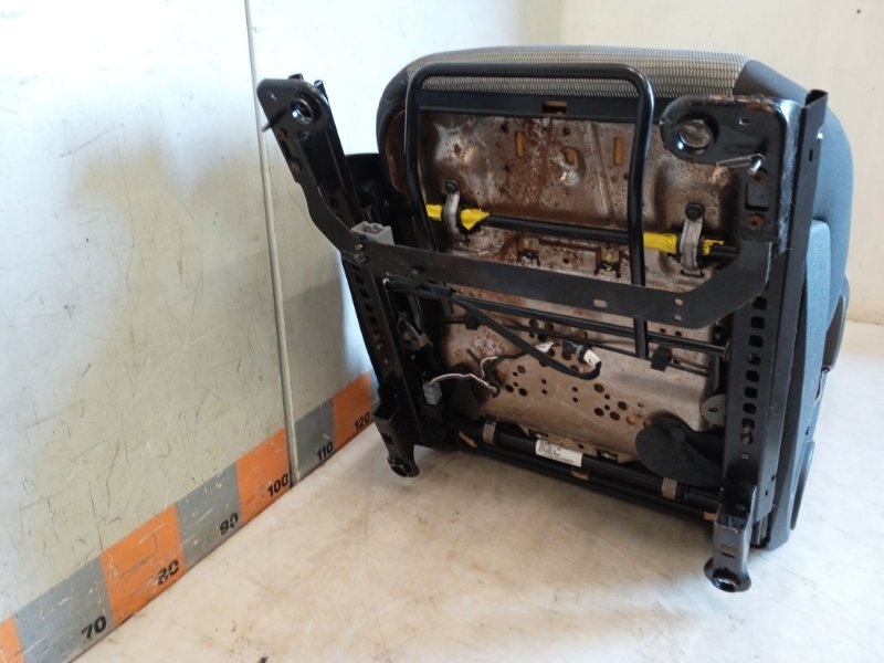 Сиденье переднее правое