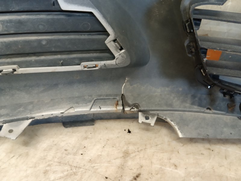 Бампер передний