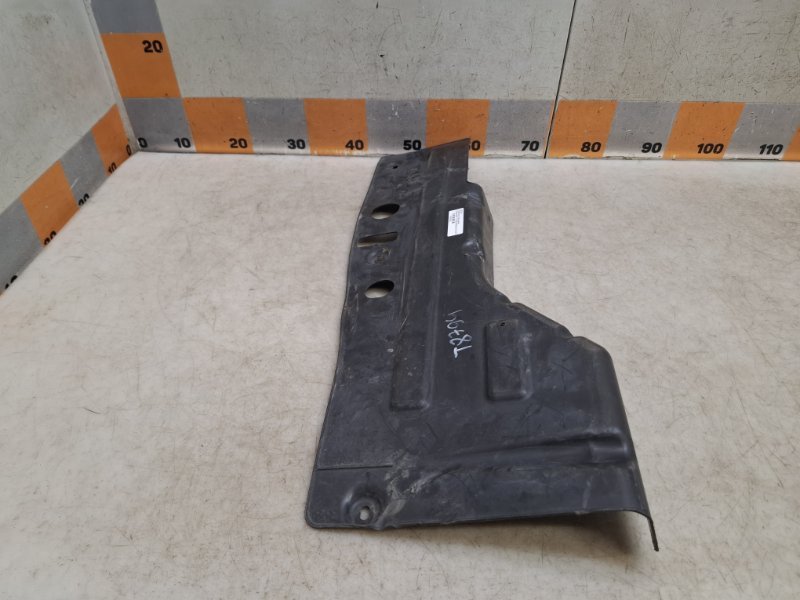 Пыльник двигателя