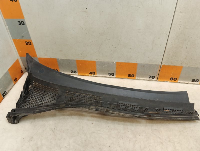 Решетка стеклоочистителей (Жабо)