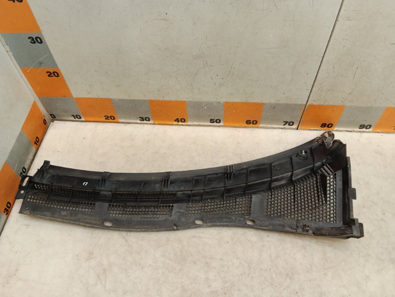 Решетка стеклоочистителей (Жабо)