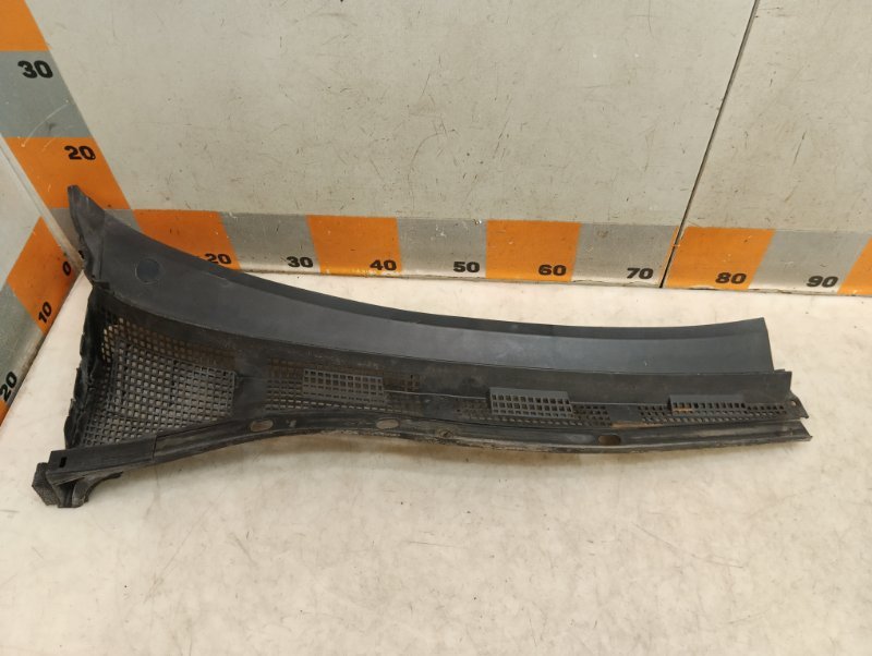 Решетка стеклоочистителей (Жабо)