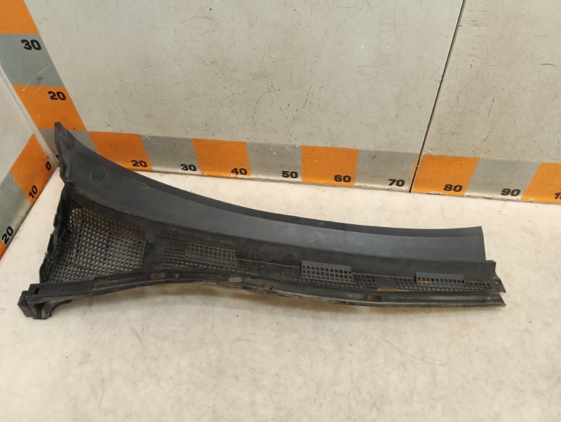 Решетка стеклоочистителей (Жабо)