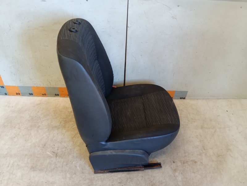 Сиденье переднее правое