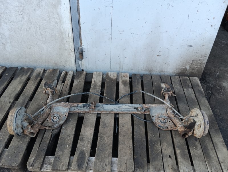 Балка задняя