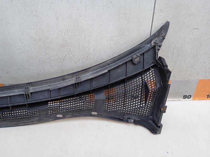 Планка под лобовое стекло