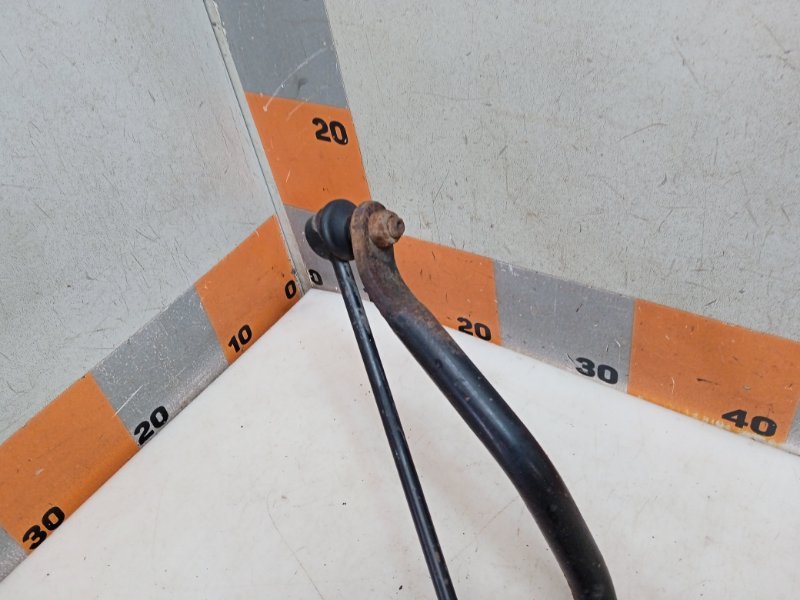 Стабилизатор передний