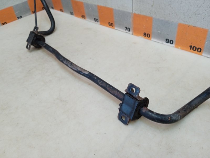 Стабилизатор передний