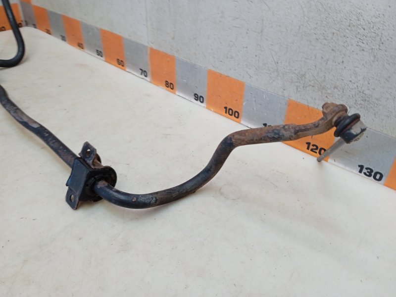 Стабилизатор передний