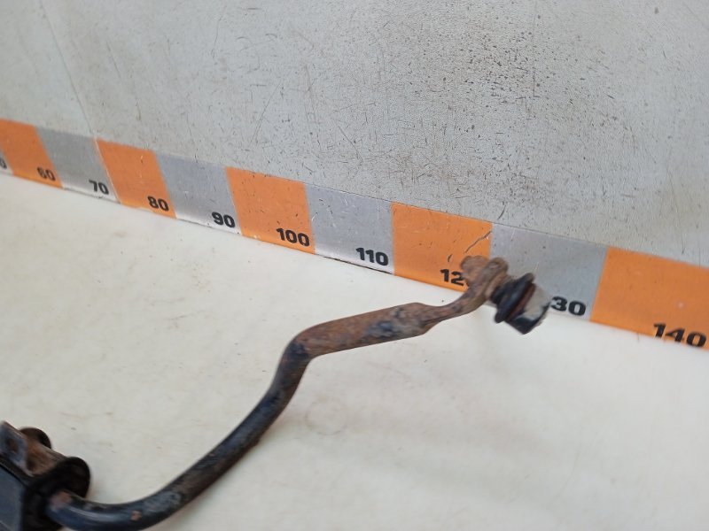 Стабилизатор передний