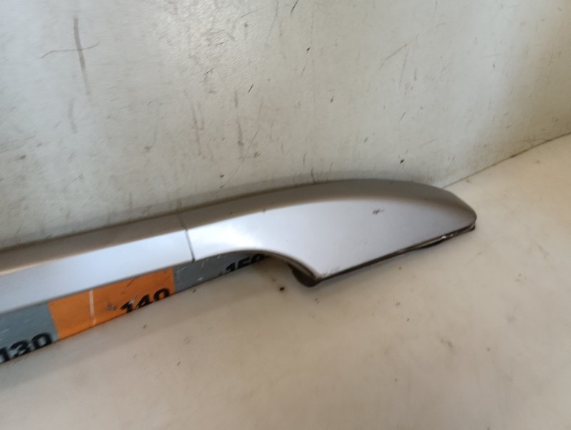 Рейлинг (релинг) левый (планка на крышу)