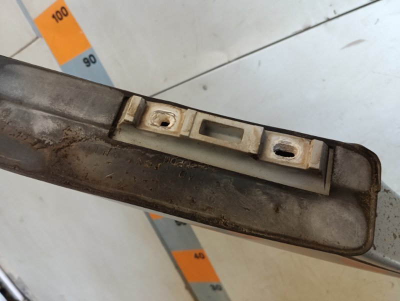 Рейлинг (релинг) левый (планка на крышу)