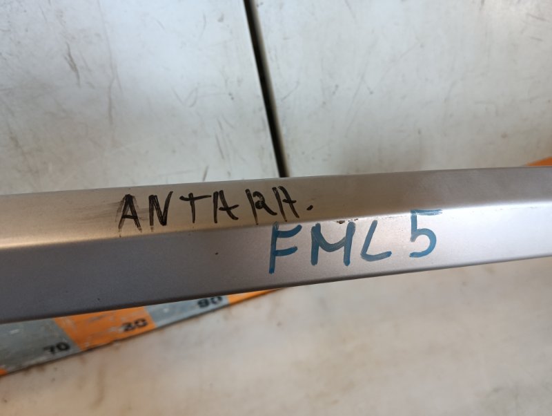 Рейлинг (релинг) левый (планка на крышу)