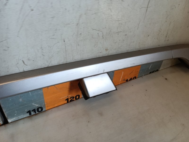 Рейлинг (релинг) левый (планка на крышу)