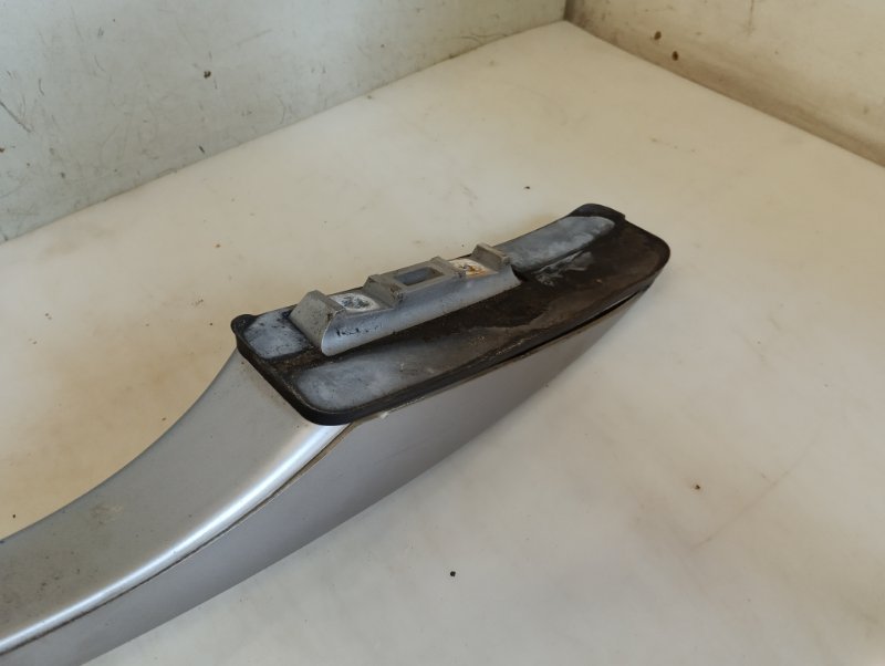 Рейлинг (релинг) правый (планка на крышу)