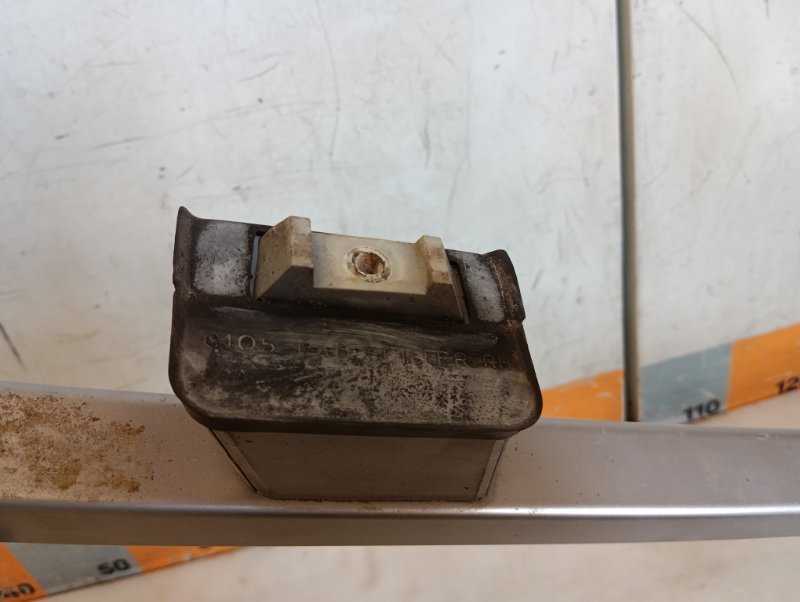 Рейлинг (релинг) правый (планка на крышу)