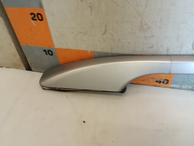 Рейлинг (релинг) правый (планка на крышу)