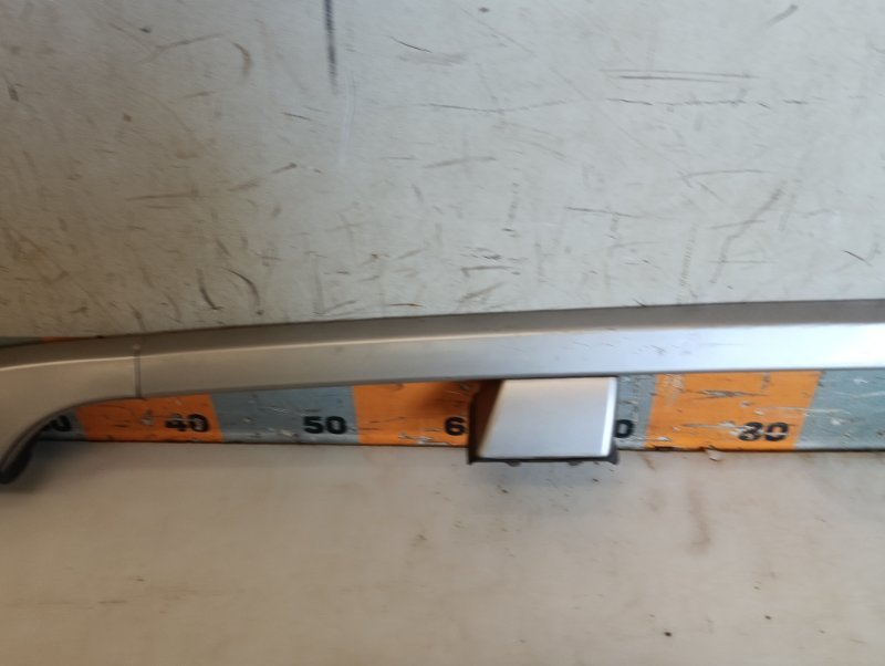 Рейлинг (релинг) правый (планка на крышу)