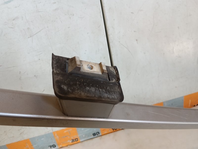 Рейлинг (релинг) правый (планка на крышу)