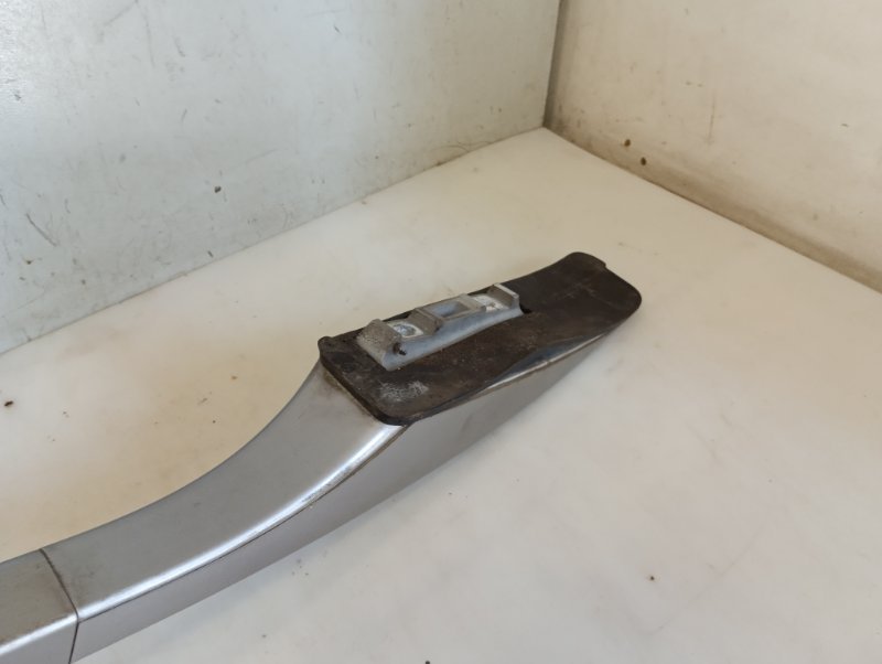 Рейлинг (релинг) правый (планка на крышу)