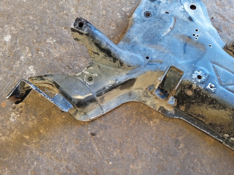 Балка подмоторная