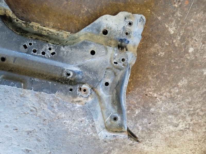 Балка подмоторная