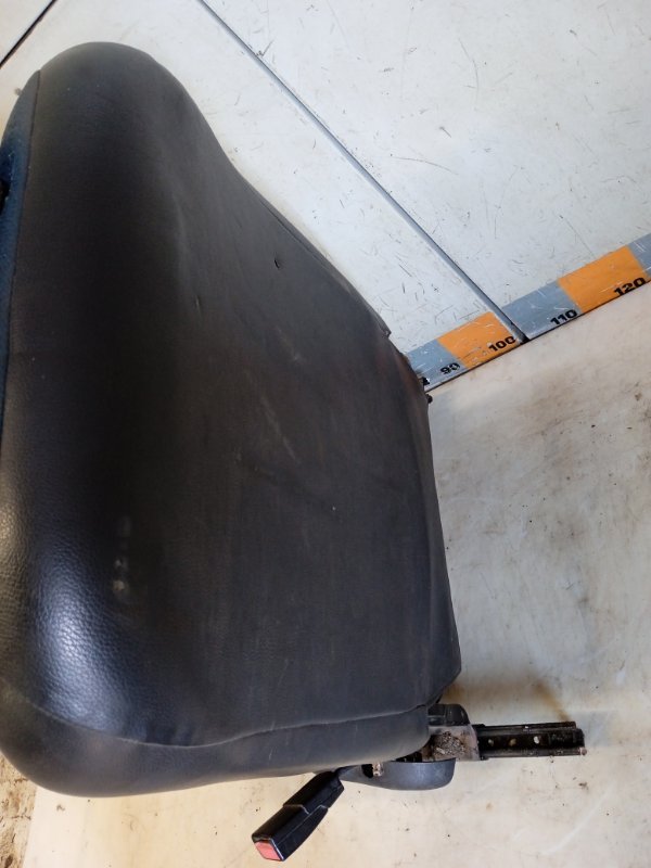 Сиденье переднее правое