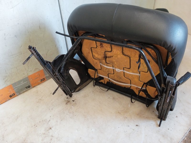 Сиденье переднее правое