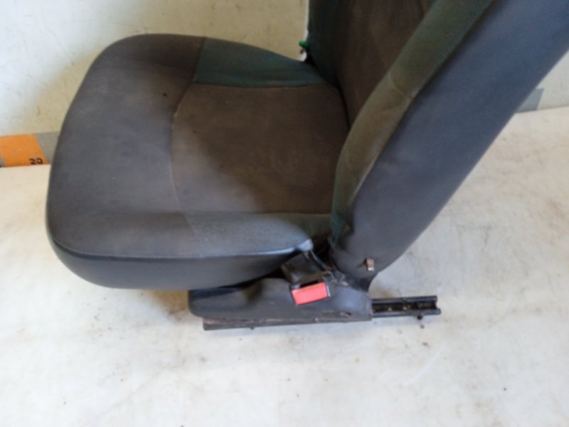 Сиденье переднее правое