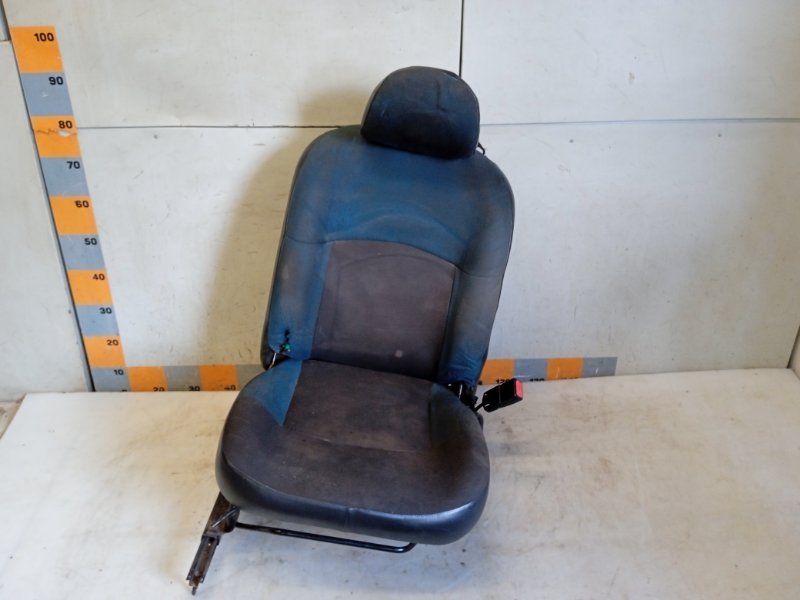 Сиденье переднее правое