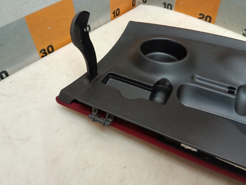 Крышка бардачка