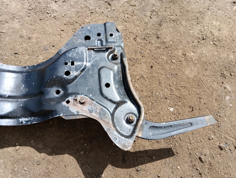 Балка подмоторная