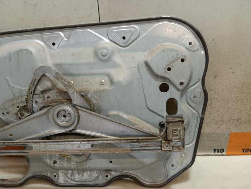 Стеклоподъемник электр. передний левый