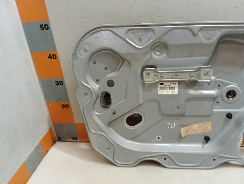 Стеклоподъемник электр. передний левый