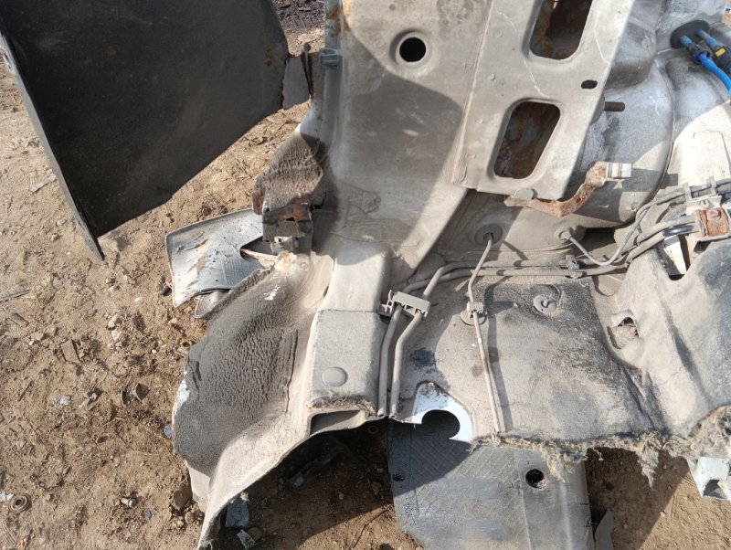 Лонжерон передний правый